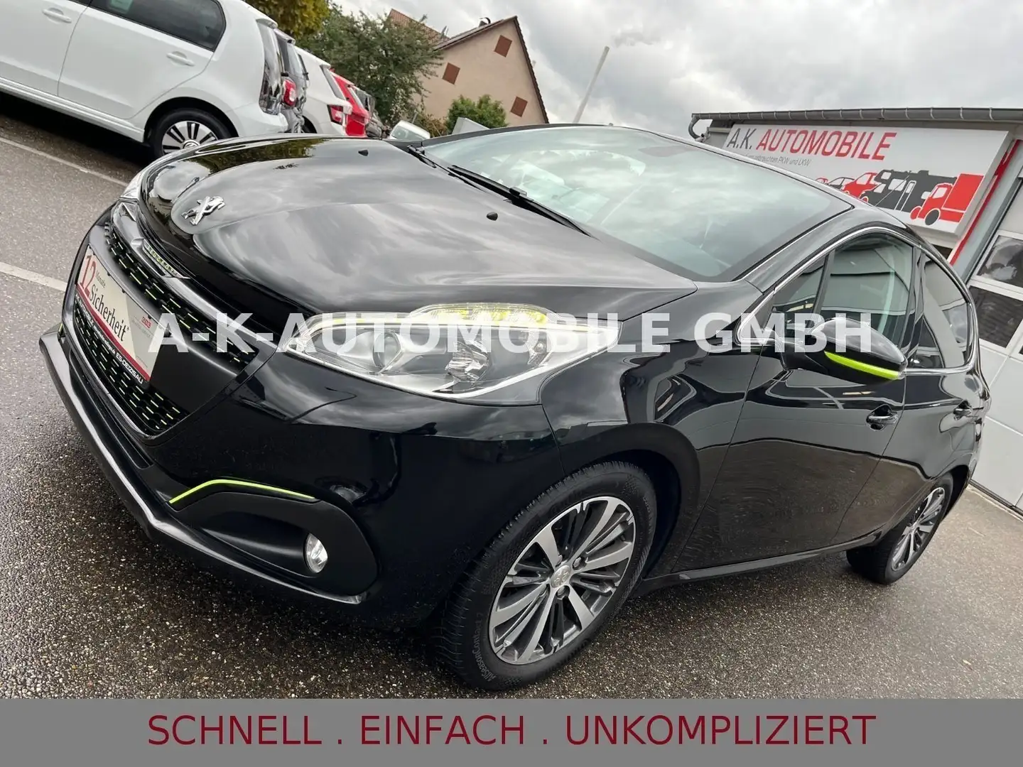 Peugeot 208 Allure*NAVI*LED*TEMPO*PDC*SHZ*2-HD* Schwarz - 1