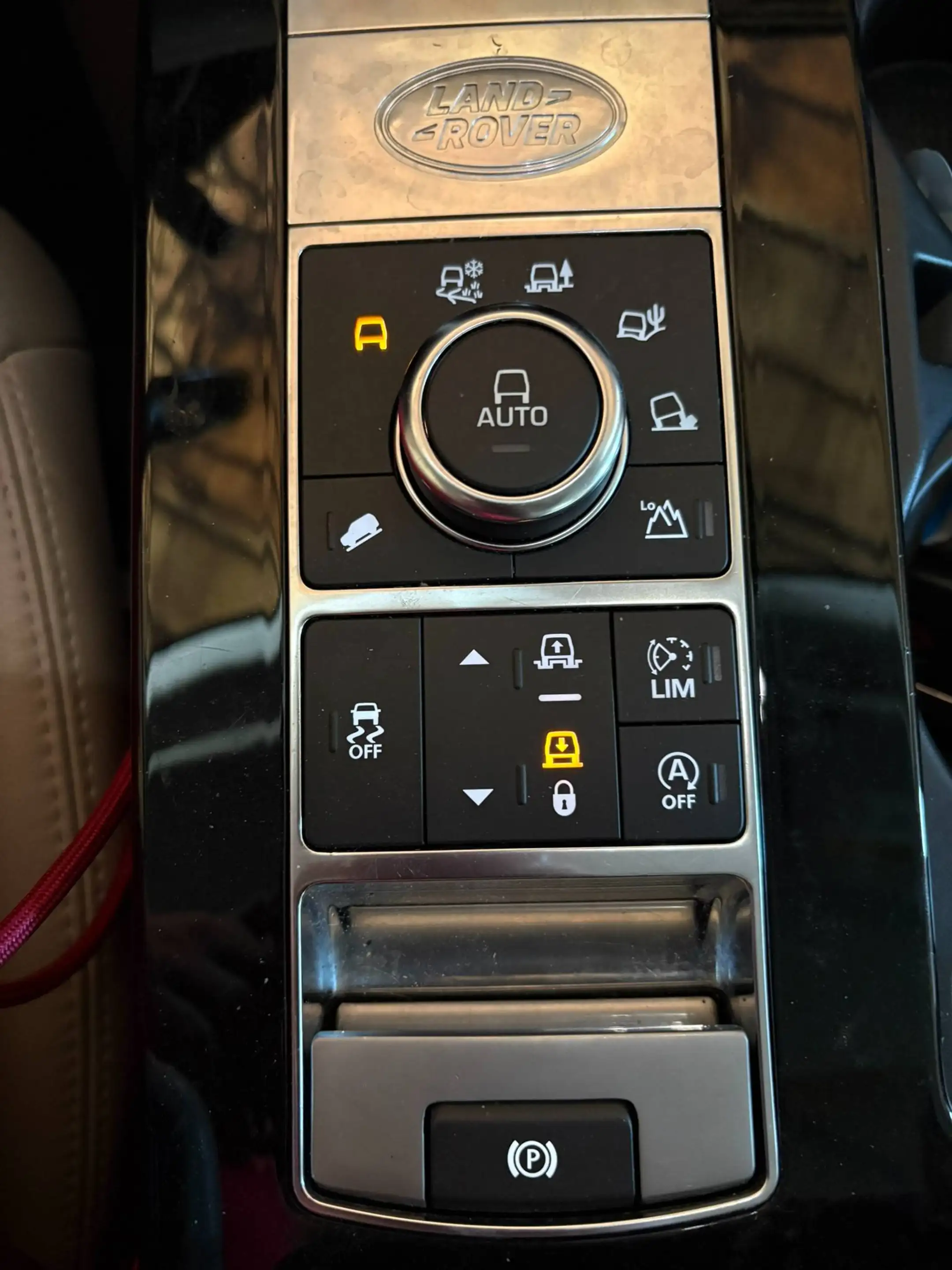 Land Rover Discovery HSE SD4 — photo 12