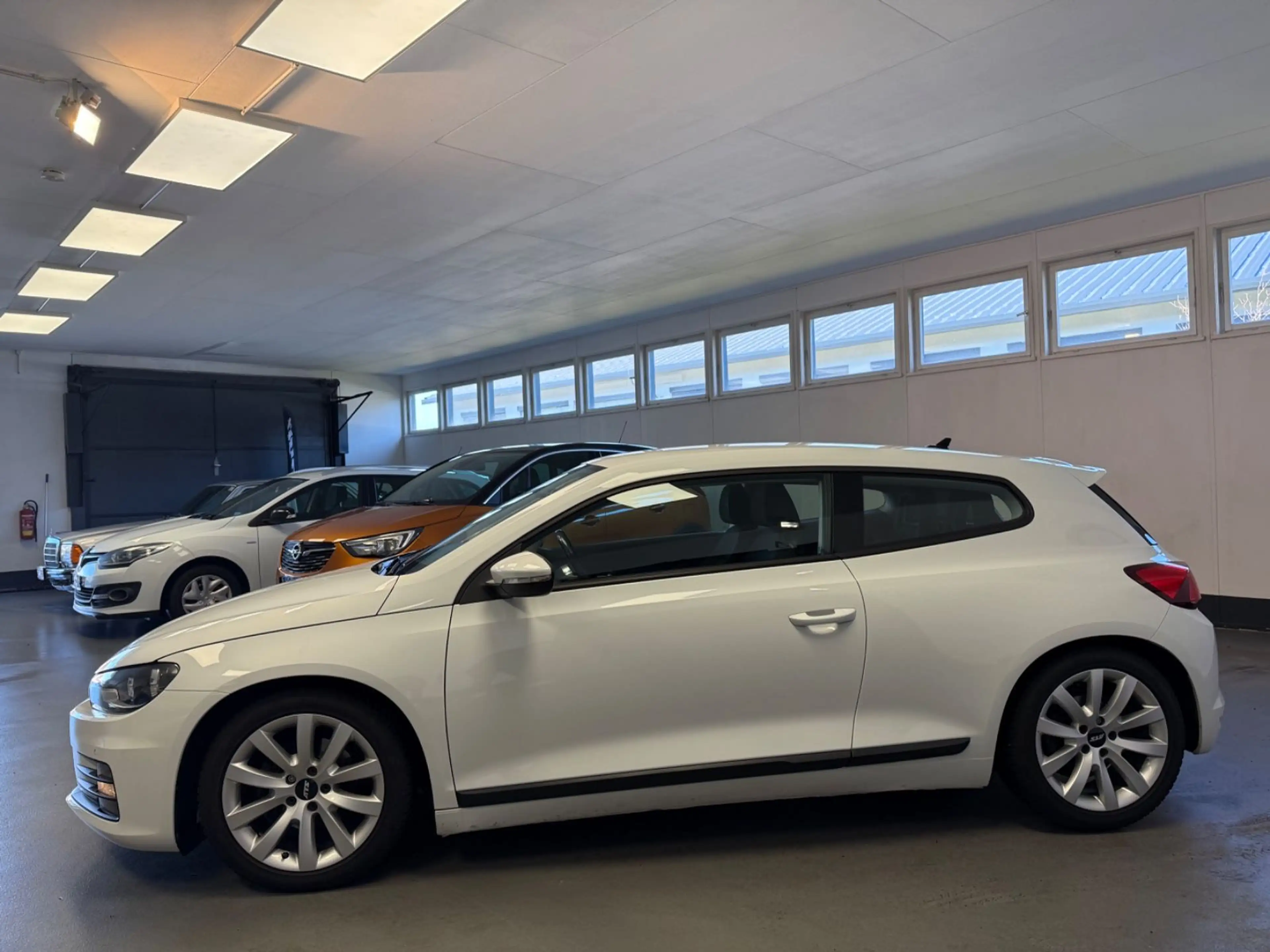 Volkswagen Scirocco SCIROCCO 1.4 TSI*BMT/STA-STO*NAVI APP*BT TEL*LM* — photo 9