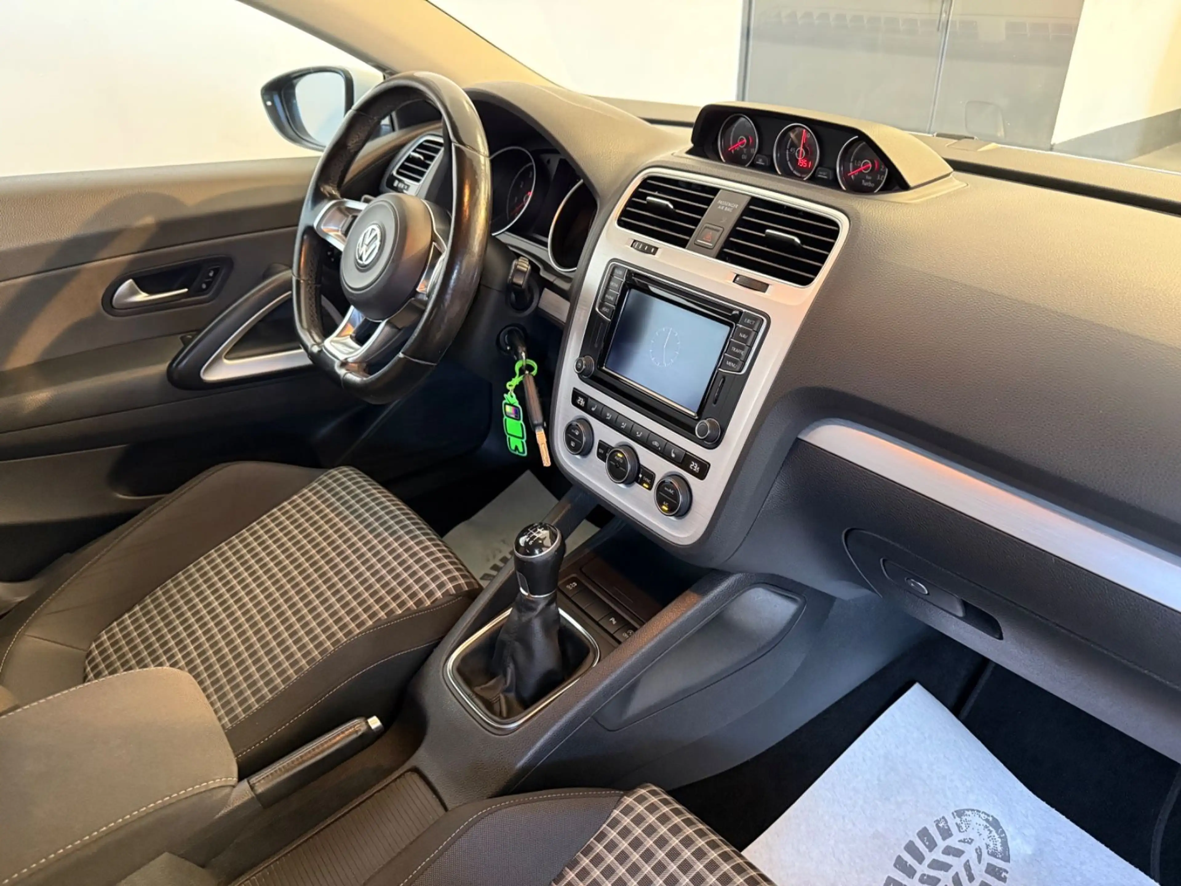 Volkswagen Scirocco SCIROCCO 1.4 TSI*BMT/STA-STO*NAVI APP*BT TEL*LM* — photo 2