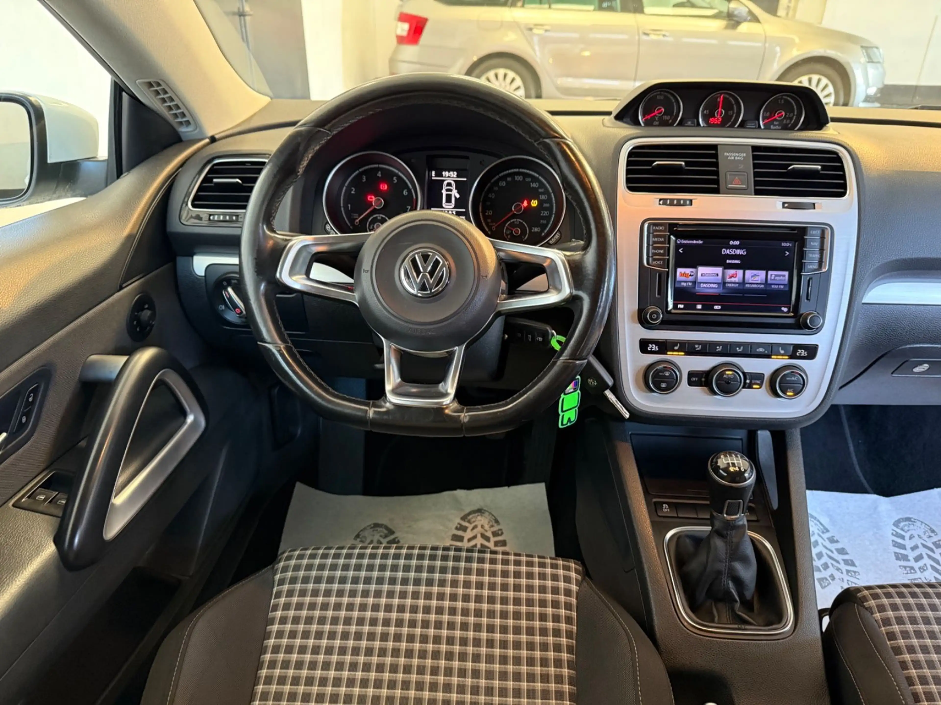Volkswagen Scirocco SCIROCCO 1.4 TSI*BMT/STA-STO*NAVI APP*BT TEL*LM* — photo 11