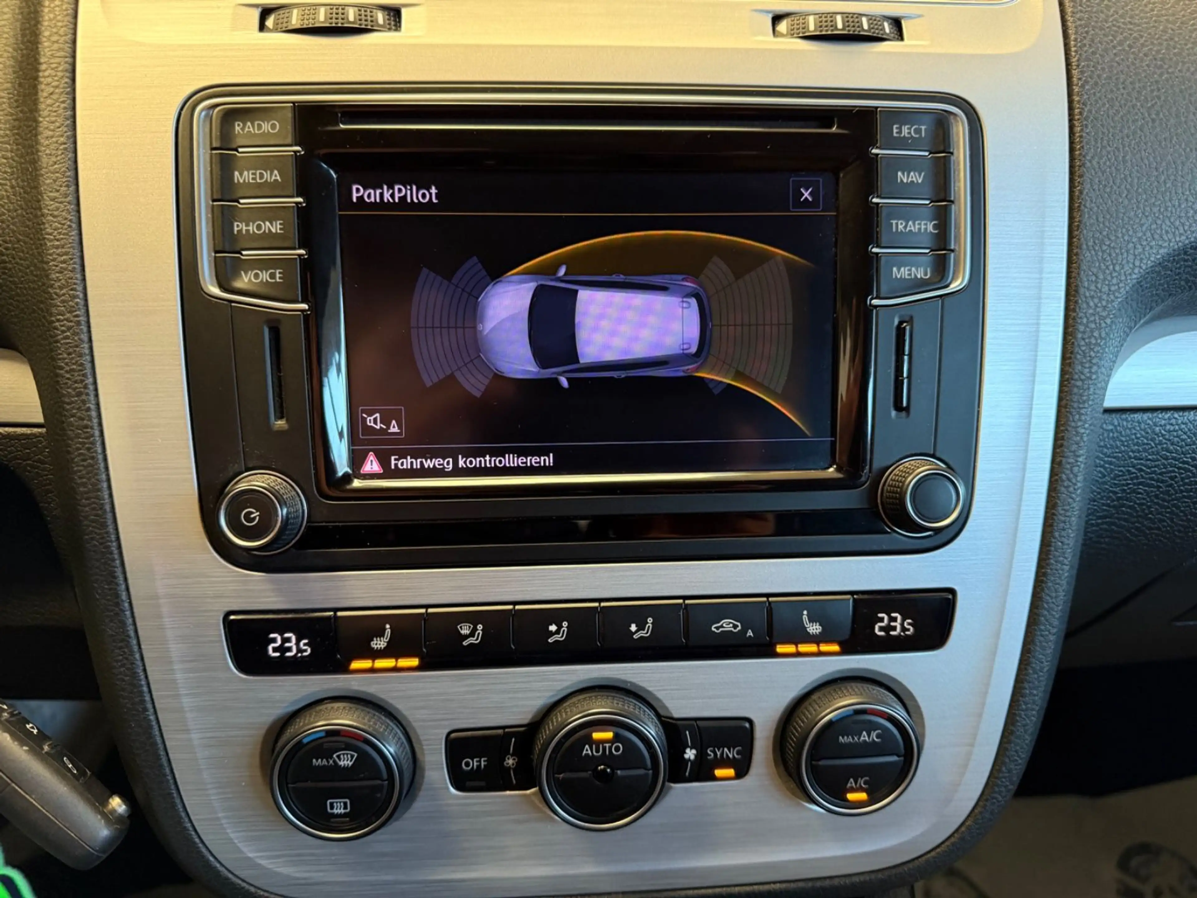 Volkswagen Scirocco SCIROCCO 1.4 TSI*BMT/STA-STO*NAVI APP*BT TEL*LM* — photo 15