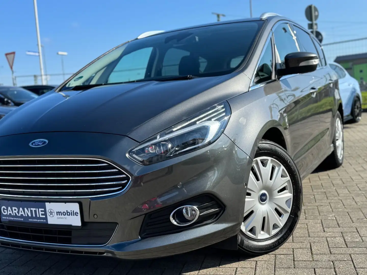 Ford S-Max S-MAX Titanium *Navi*Kamera*LED*AHK*7-Sitzer* Grey - 2
