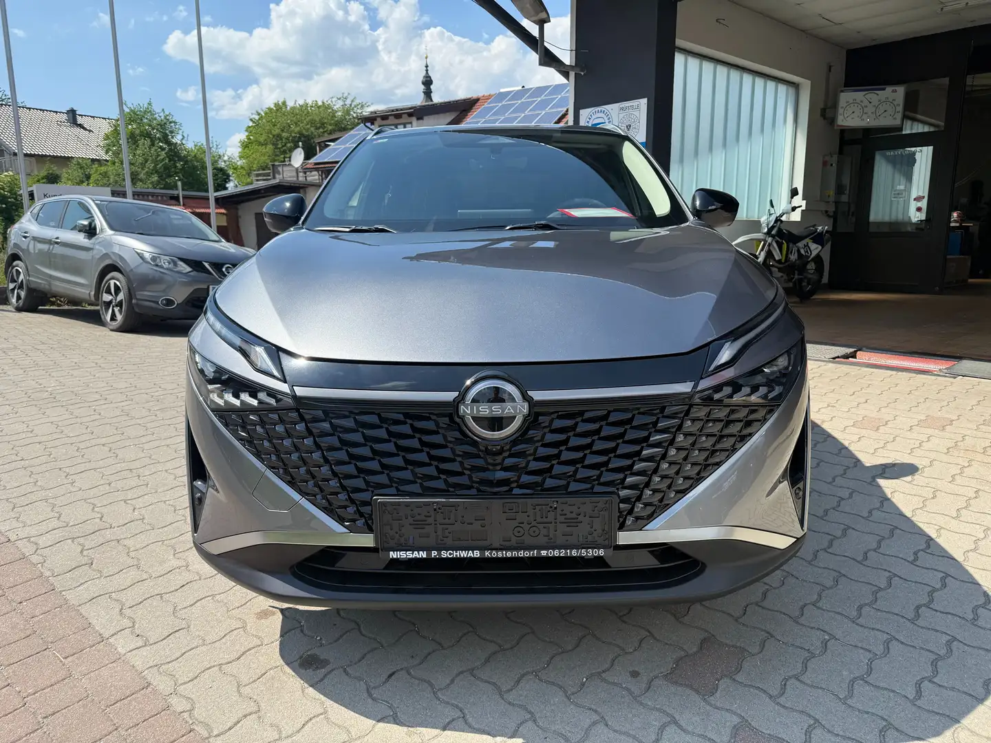 Nissan Qashqai 1,3 DIG-T 4x4 N-Connecta+ Xtronic Finanzg. 39.690, Grau - 2