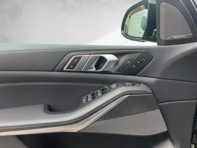 BMW X5 xDrive 40d M Sport LED Head-Up M-Paket SD Ansicht 18