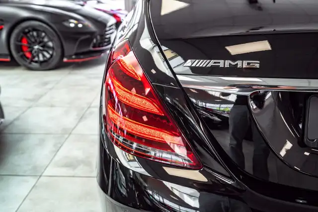 Mercedes-Benz S-Class view 19