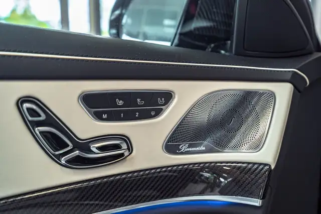 Mercedes-Benz S-Class view 25