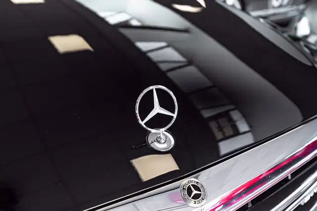 Mercedes-Benz S-Class view 9