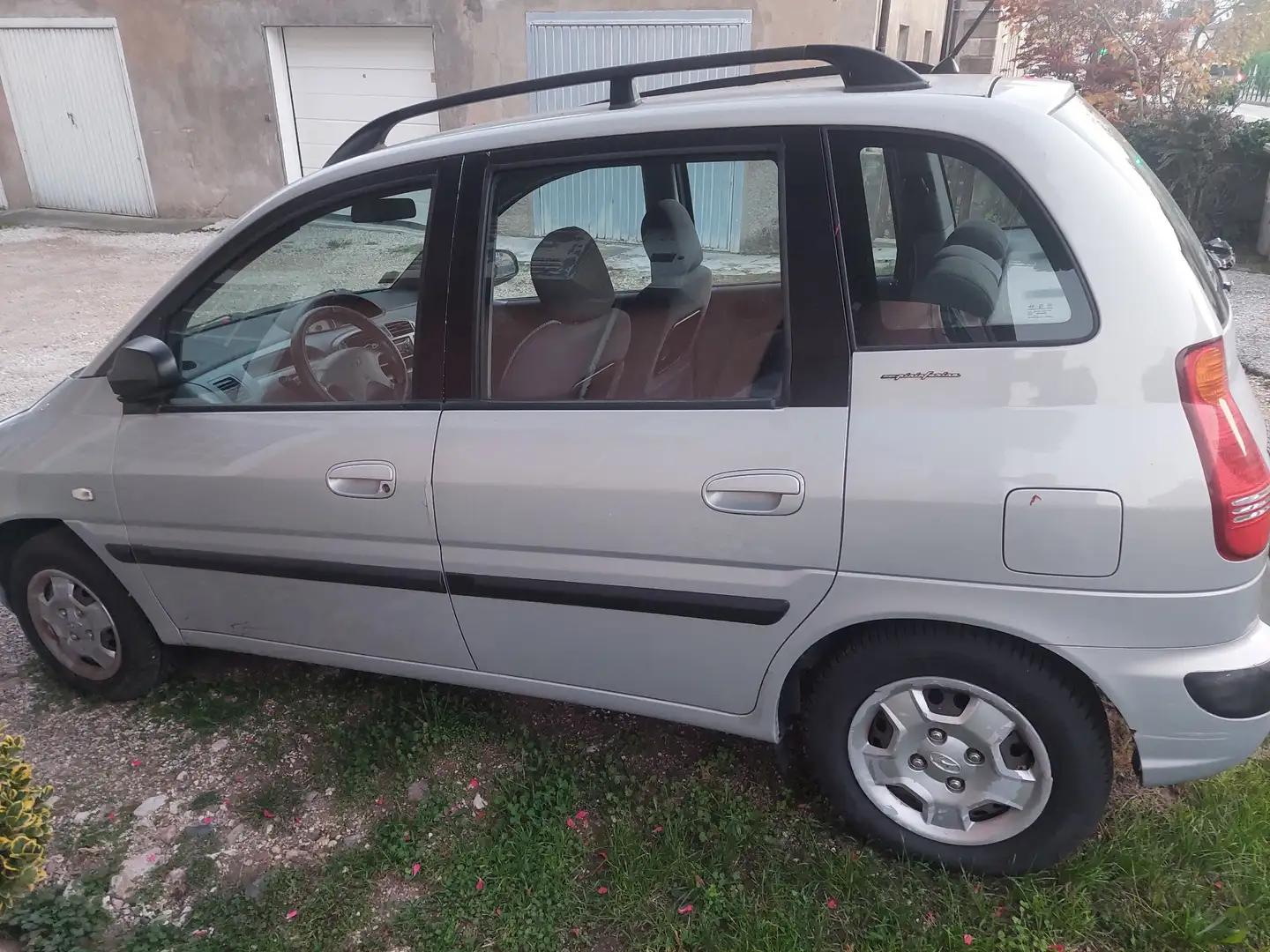 Hyundai Matrix 1.6 Active - 2