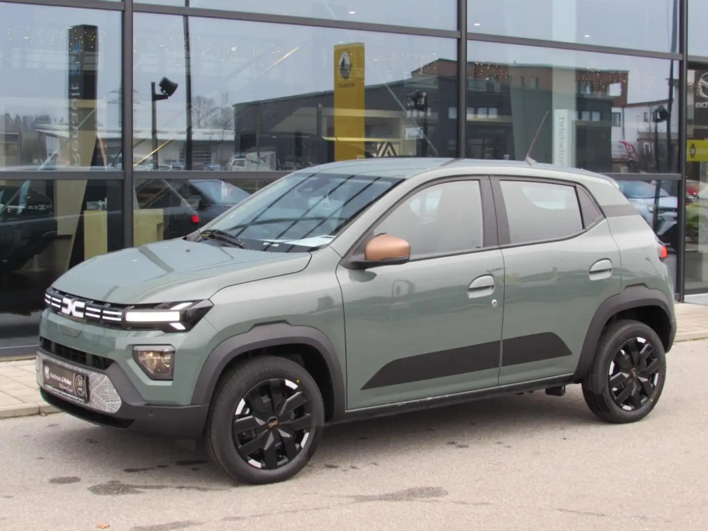 Dacia Spring Extreme Electric 65 mit CCS-Lader Klima Navi Grün - 2