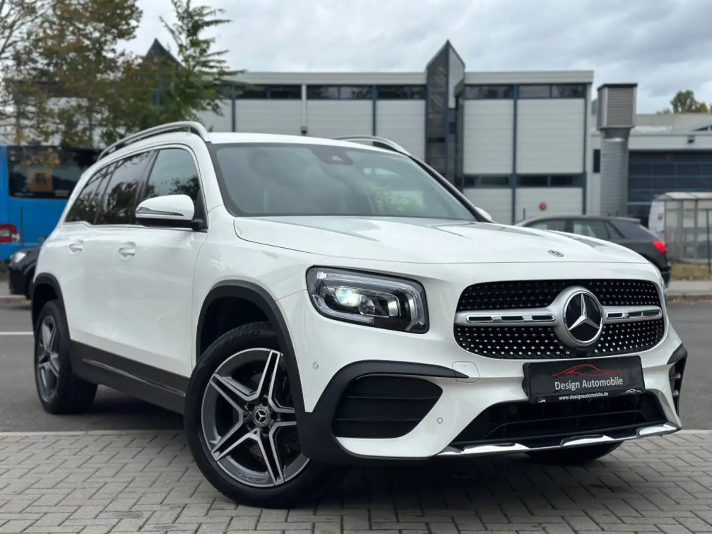 Mercedes-Benz GLB 200 AMG LINE*7-SITZ/KEYLESS/MBUX/KAMERA/NAVI Weiß - 1