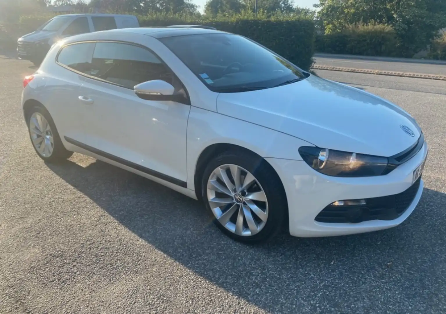 Volkswagen Scirocco 2.0 TDI 140 FAP Sportline Blanc - 1