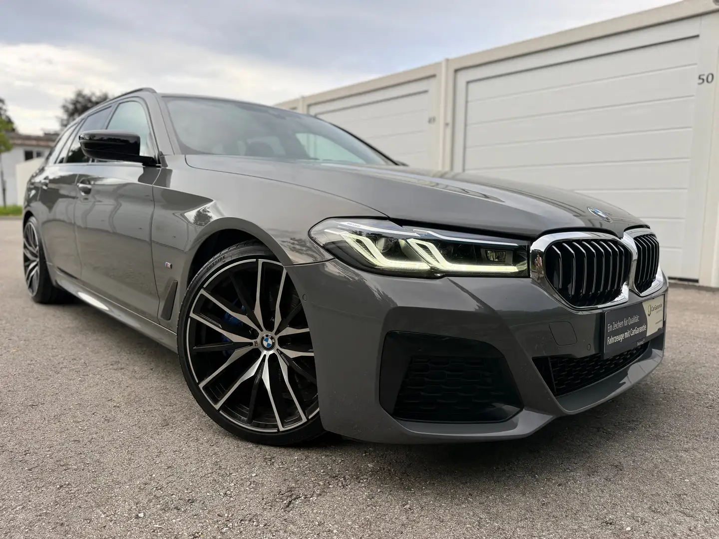 BMW 530 530d 48 V Touring Aut. Grau - 2