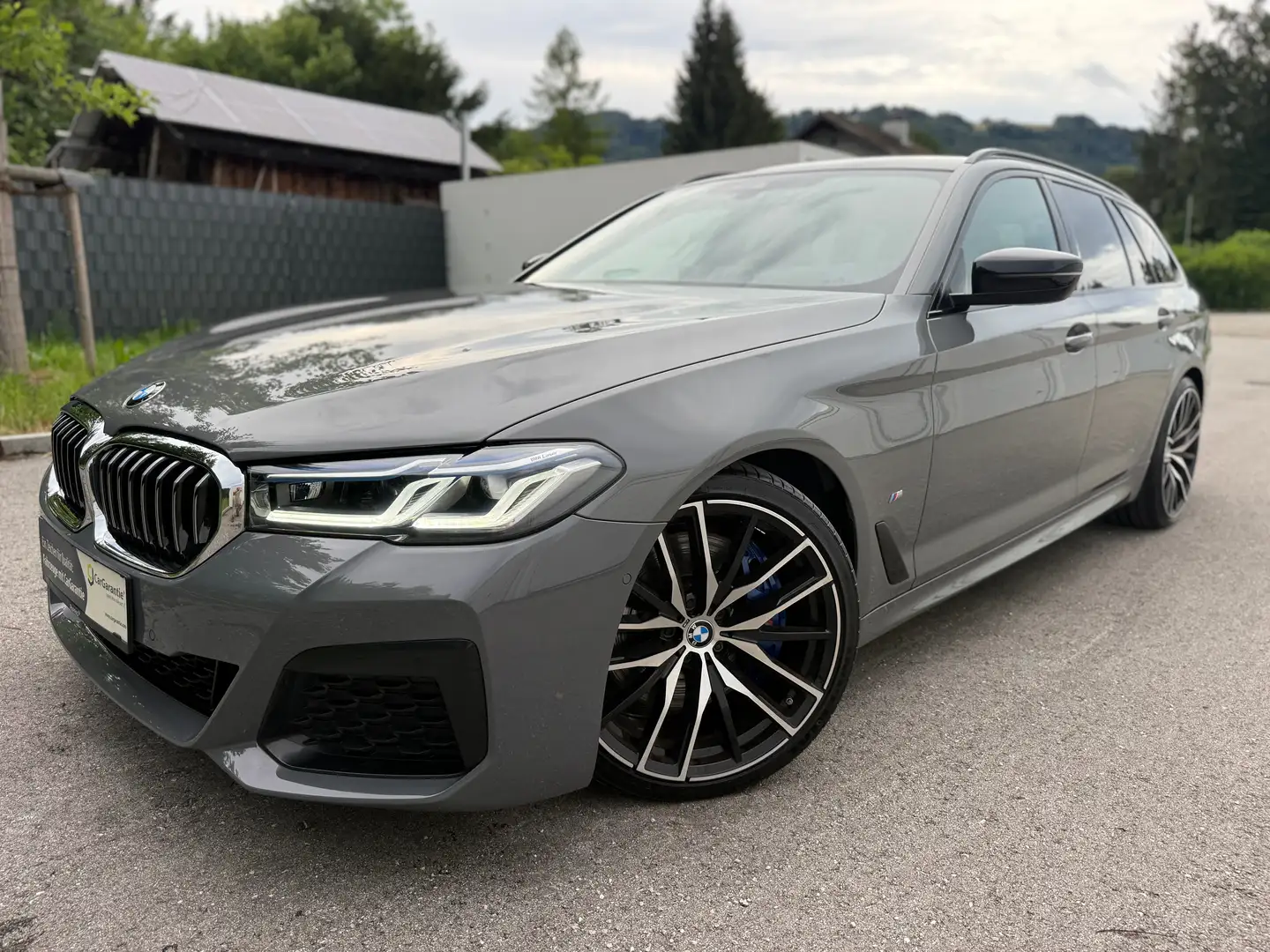BMW 530 530d 48 V Touring Aut. Grau - 1