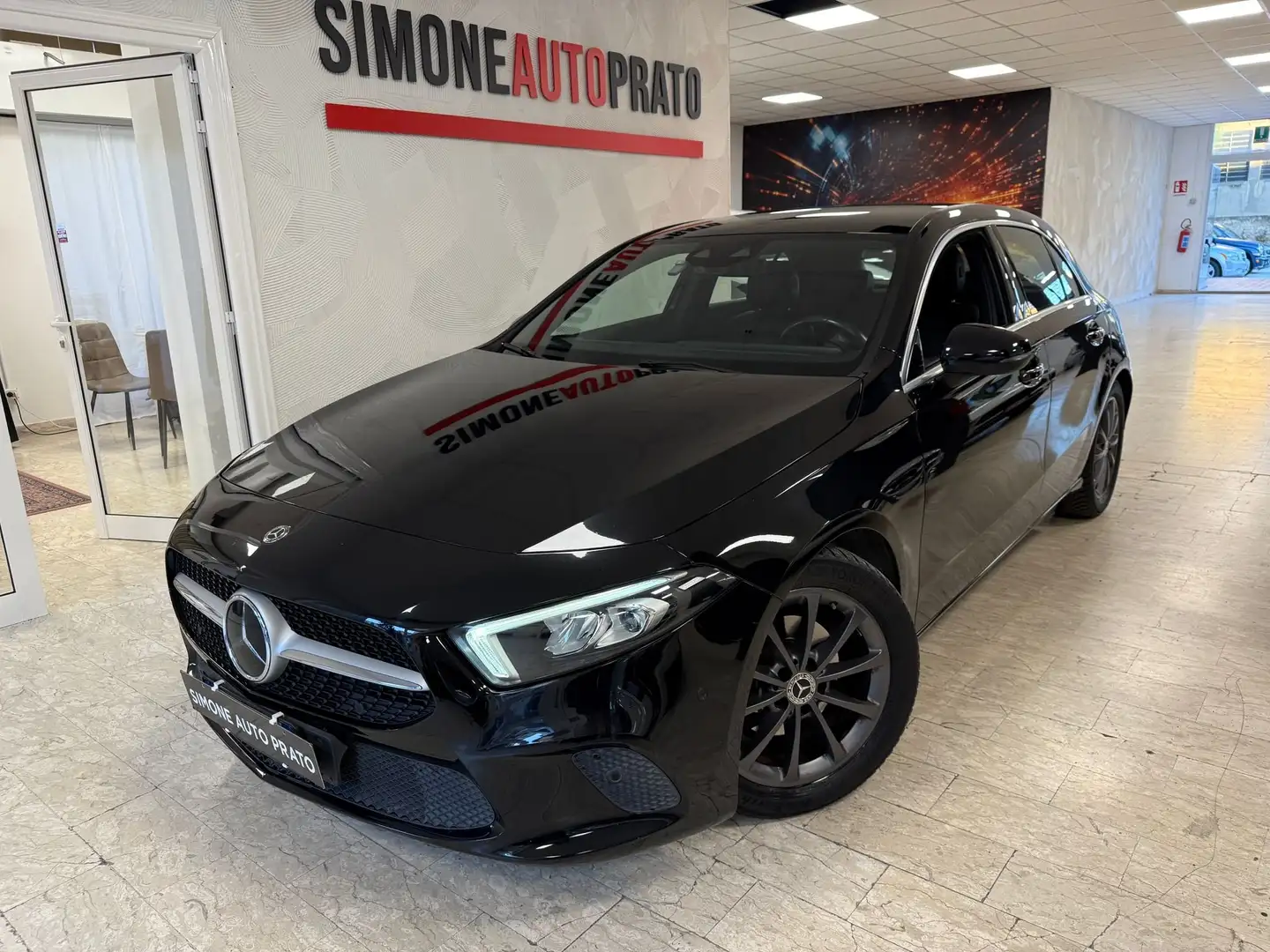 Mercedes-Benz A 180 A 180 d Premium auto Noir - 1