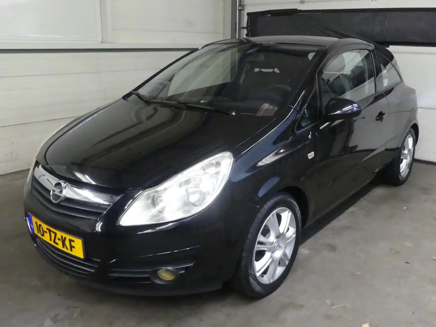 Opel Corsa 1.4-16V Cosmo - Stoel en Stuur Verwarming - Cruise Schwarz - 1