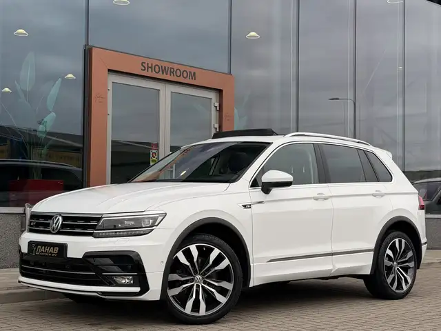 2017 Volkswagen Tiguan in White for sale