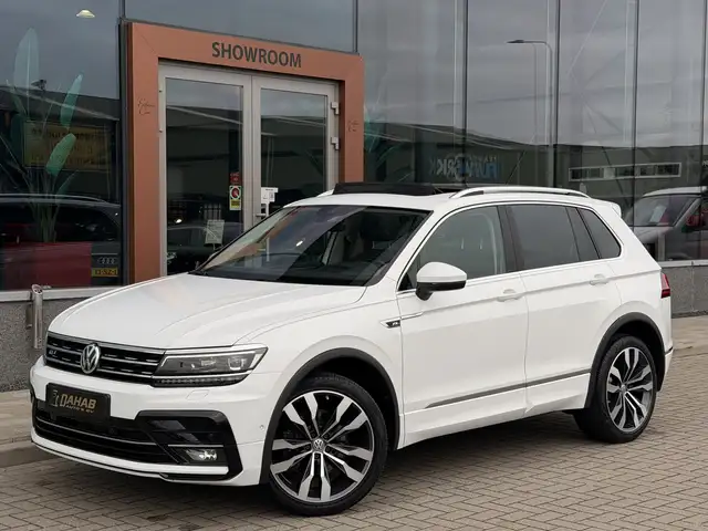 Volkswagen Tiguan view 3