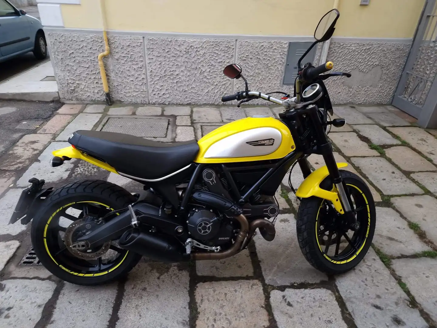 Ducati Scrambler ICON 800 Yellow - 1