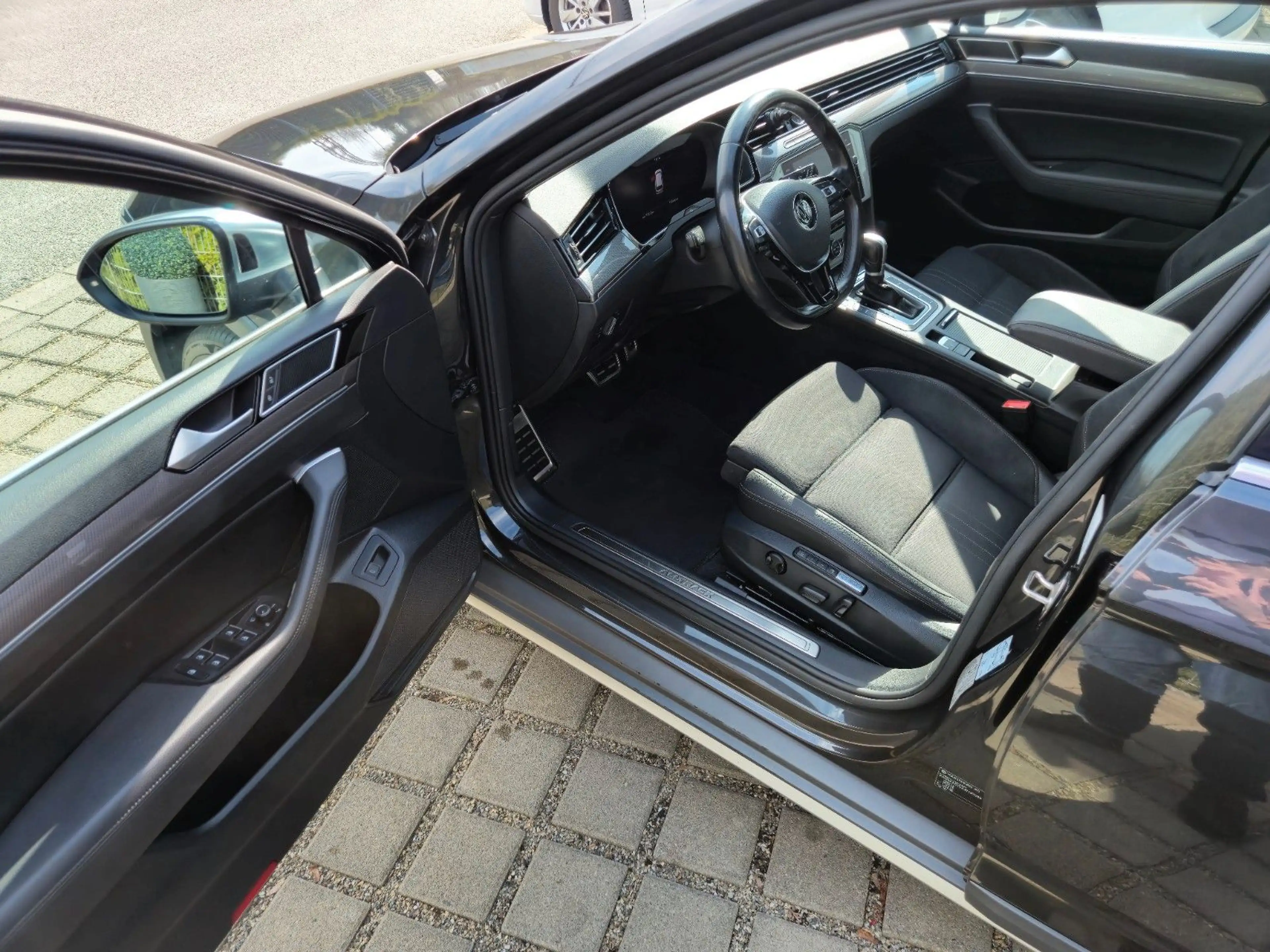Volkswagen Passat Alltrack 4Motion/LEDMatrix/AHK/ACC/Kamera — photo 12