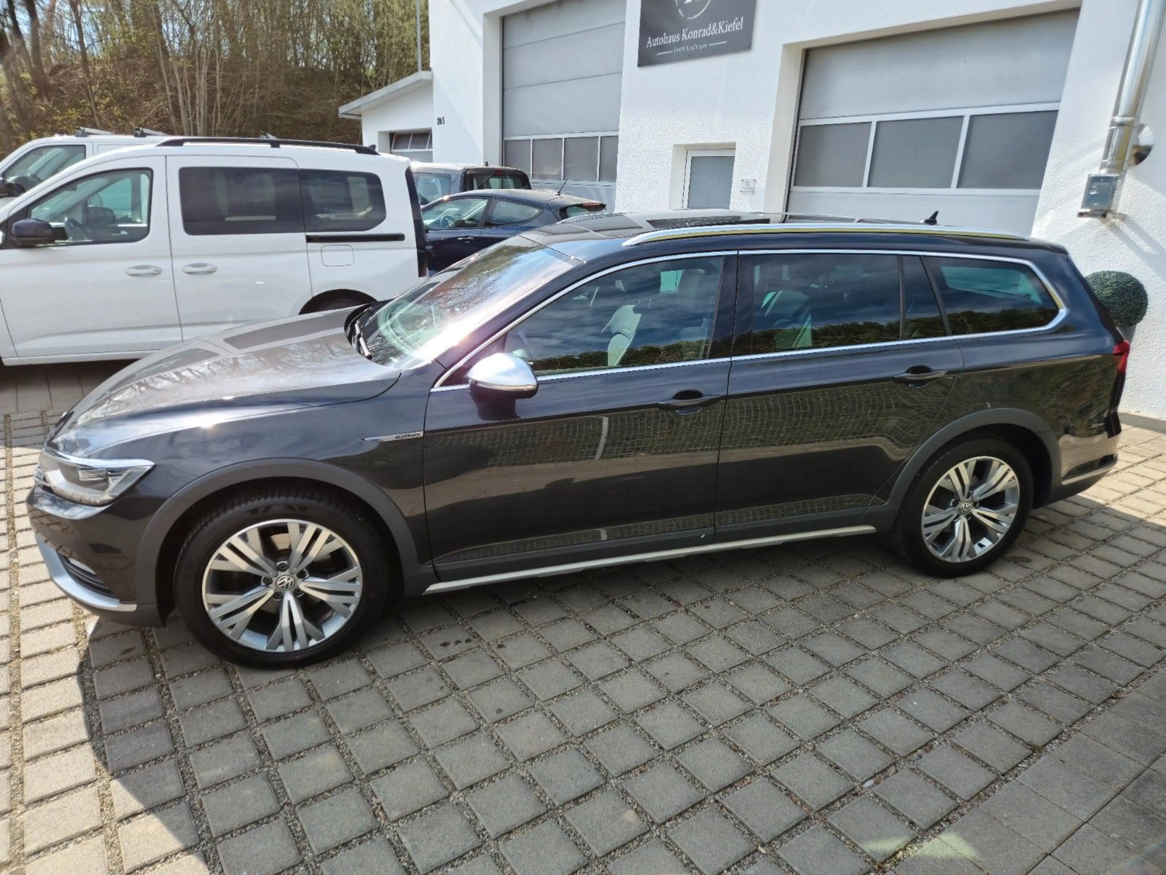 Volkswagen Passat Alltrack 4Motion/LEDMatrix/AHK/ACC/Kamera — photo 5