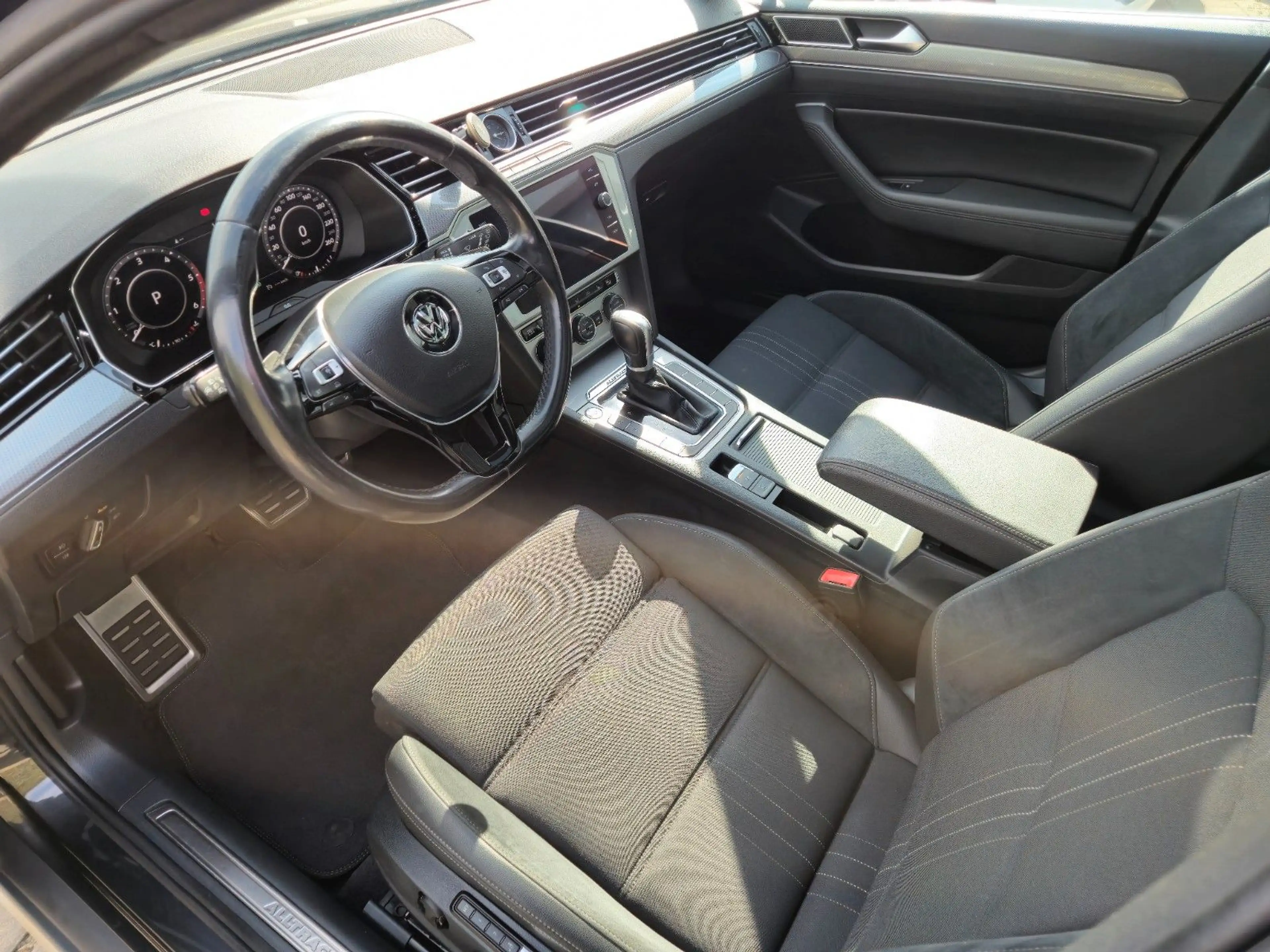 Volkswagen Passat Alltrack 4Motion/LEDMatrix/AHK/ACC/Kamera — photo 13