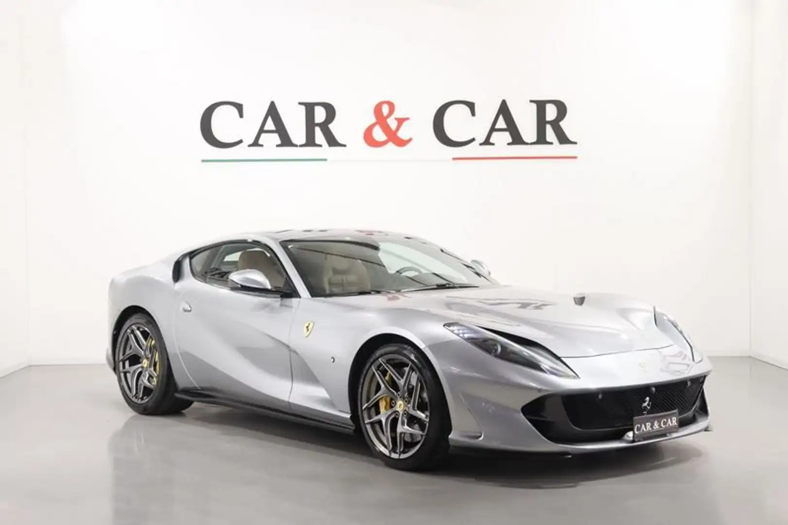 Ferrari 812 Superfast 6.5 dct Plateado - 1