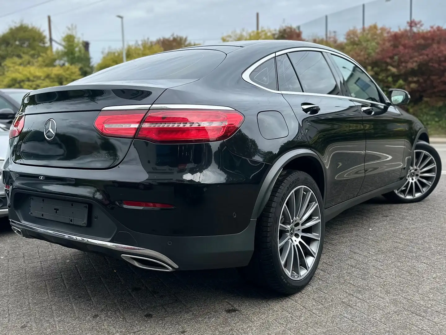 Mercedes-Benz GLC 220 GLC 220 d 4-Matic Business Solution AMG Zwart - 2