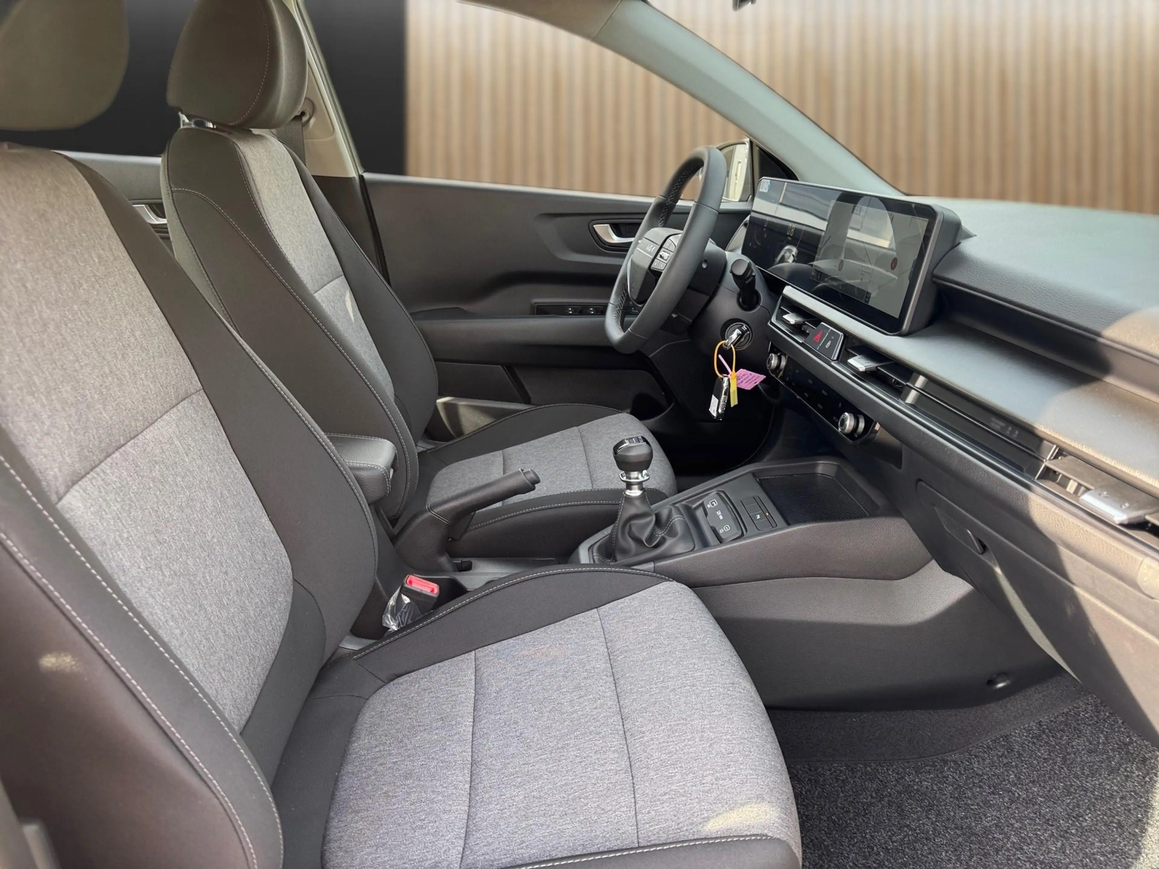 Kia Stonic 1.0 T-GDI DCT Urban — photo 8