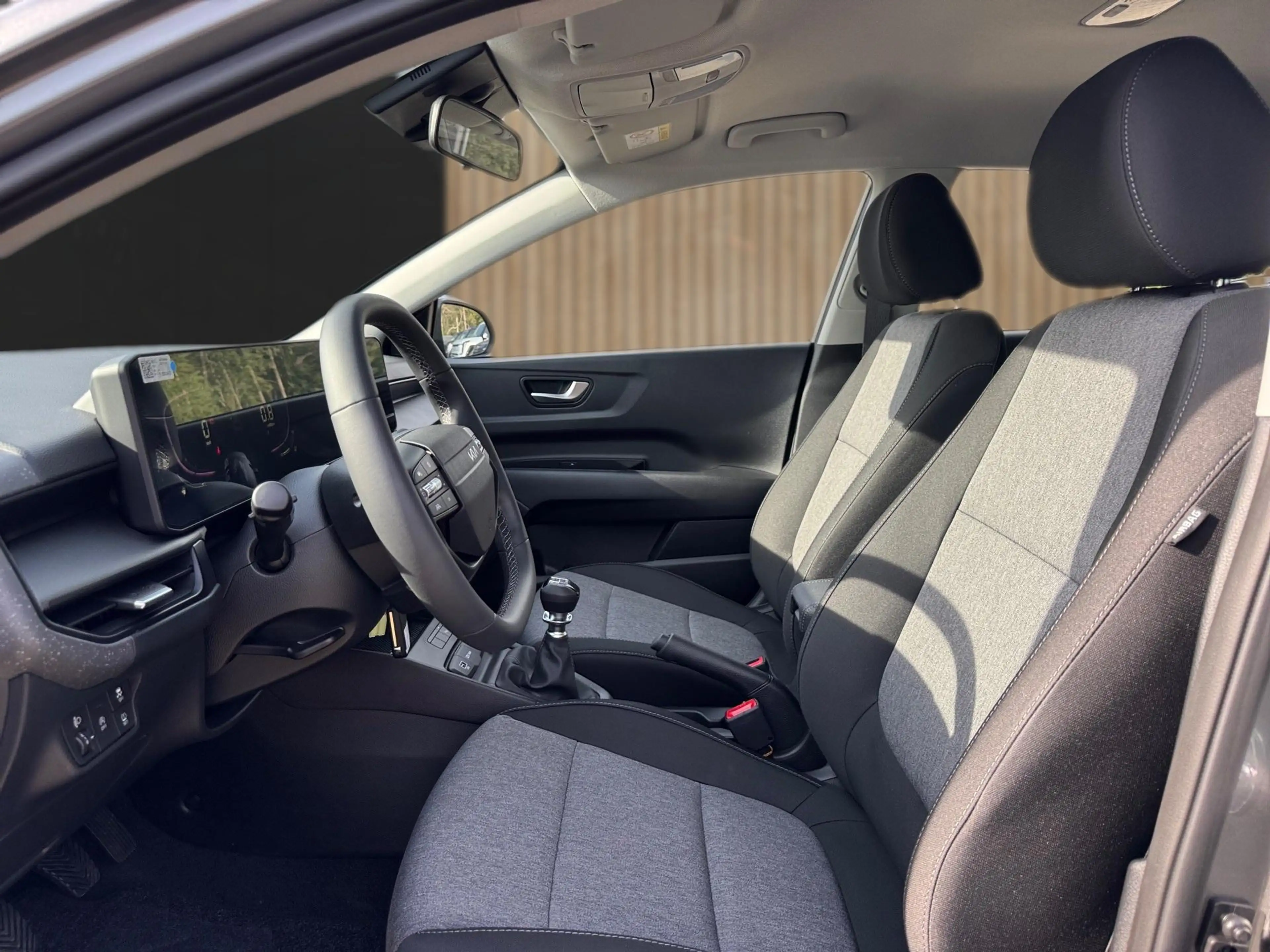 Kia Stonic 1.0 T-GDI DCT Urban — photo 6