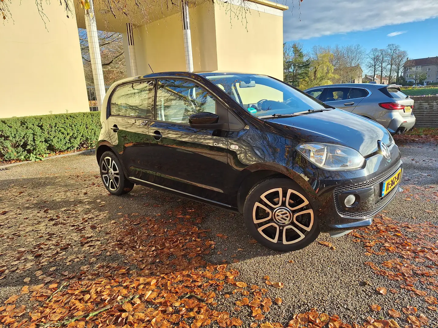 Volkswagen up! CUP 75pk Zwart - 1