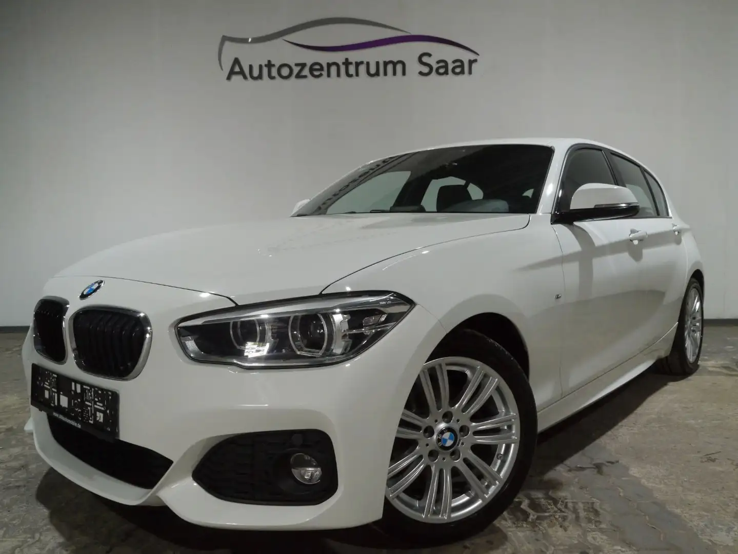 BMW 116 d M Sport Navi LED Tempomat Alcantara PDC BT Weiß - 1