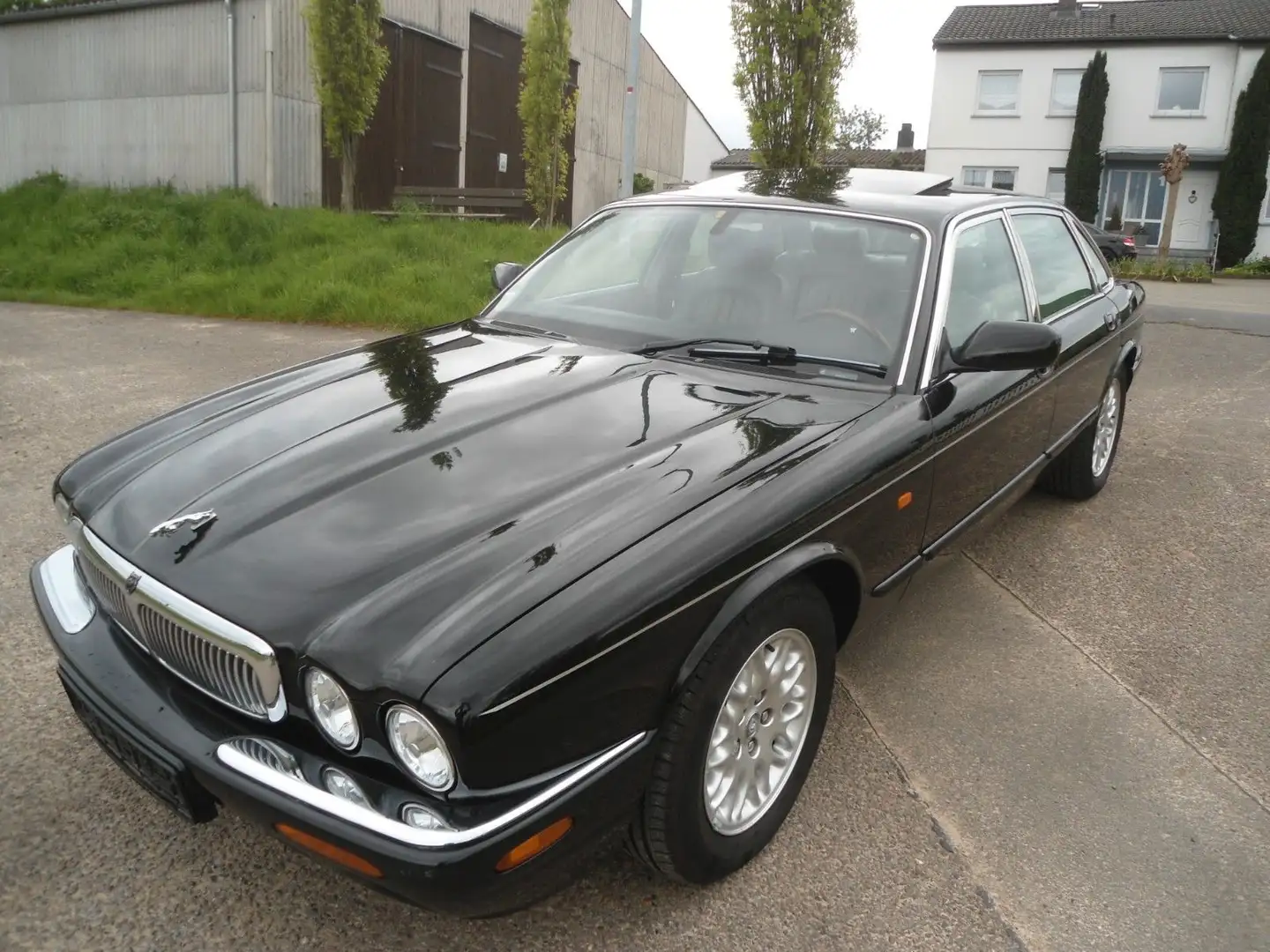 Jaguar XJ 8,X308 4.0 V8,Hervorragender Sammlerzustand Noir - 1