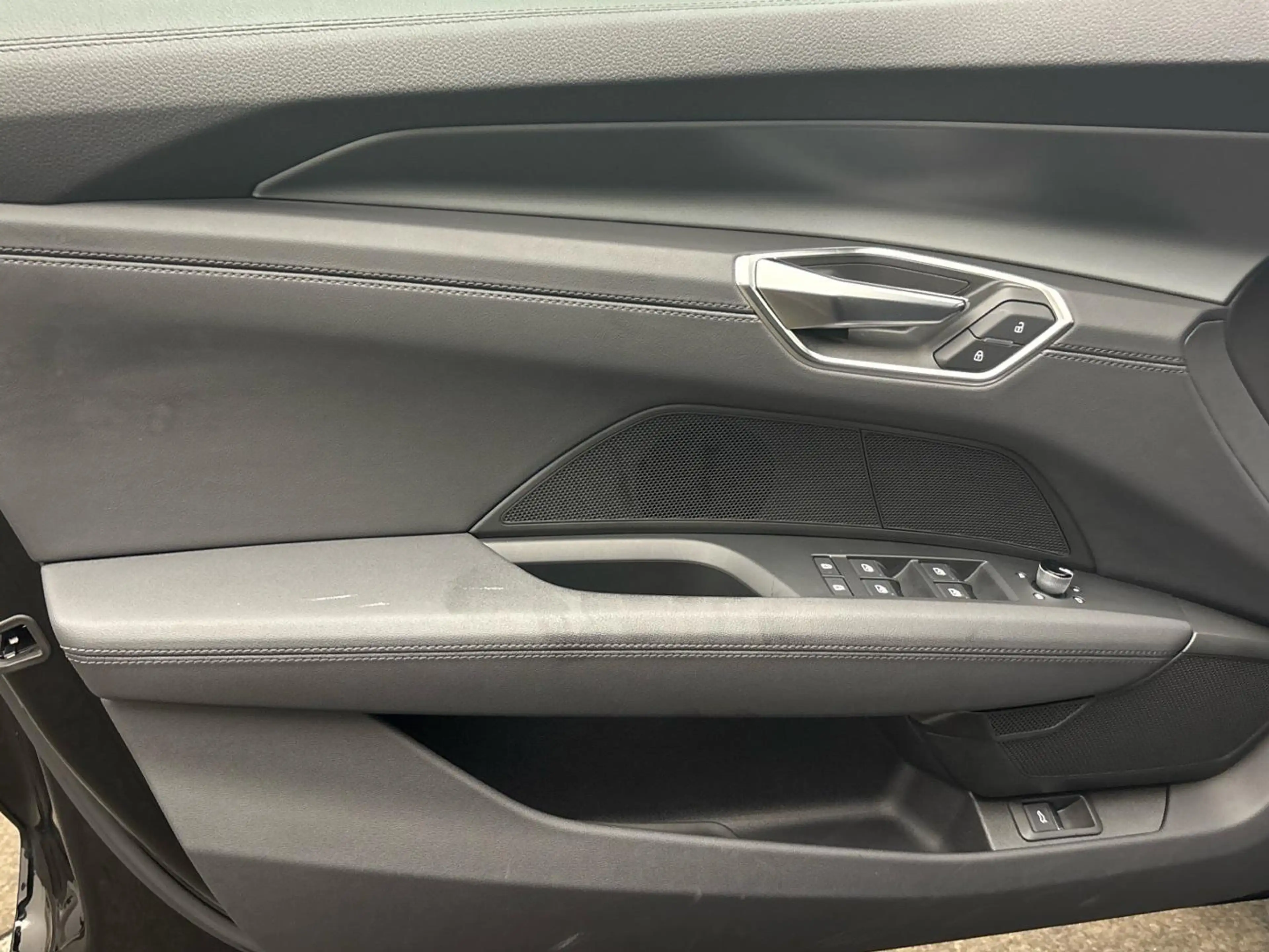 Audi e-tron GT quattro MMI LED Pano — photo 12