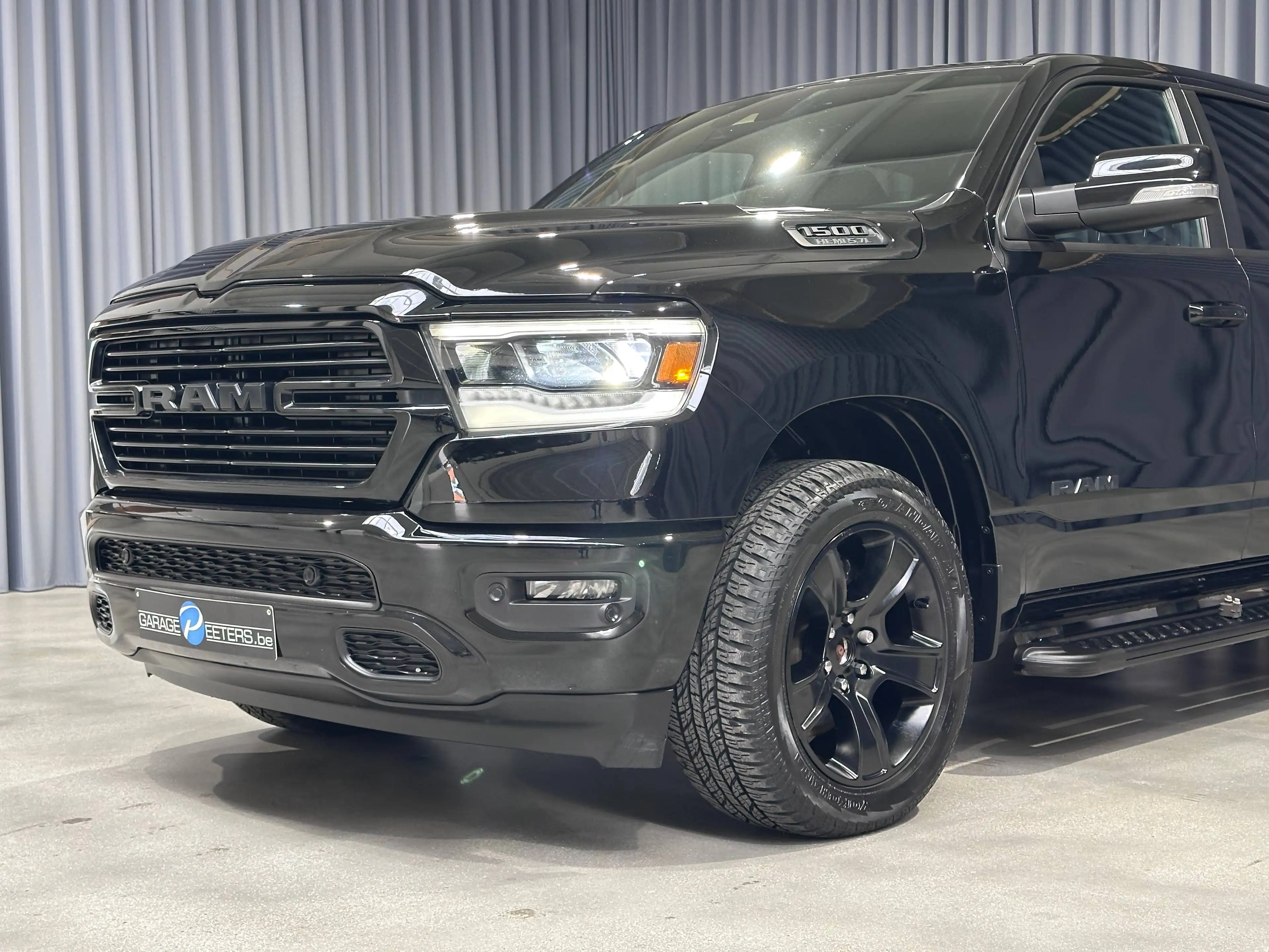 Dodge RAM 1500 SPORT CREW CAB 4X4 *LPG*LEDER*NAVI*APPLE CARPLAY* — photo 9