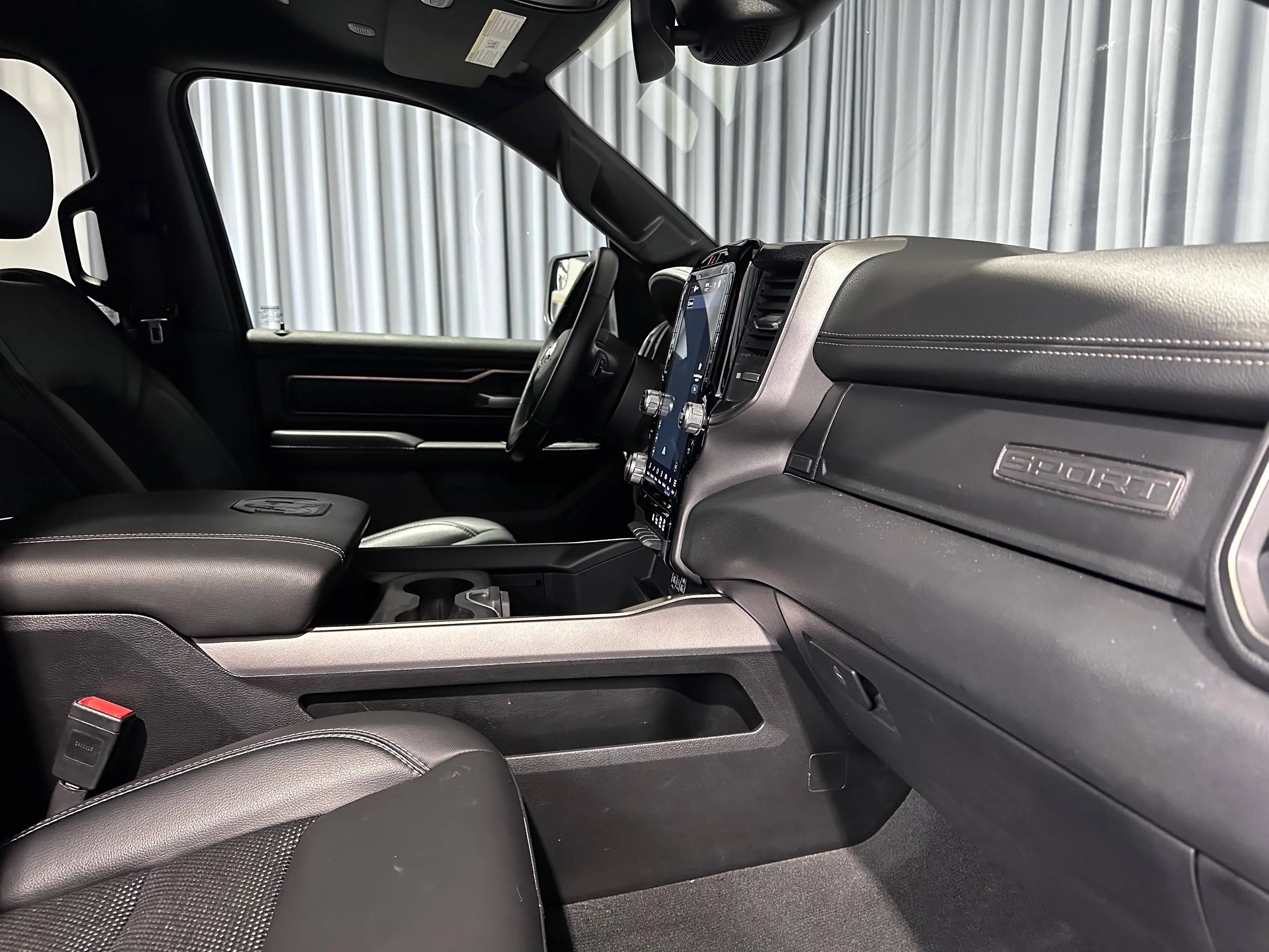 Dodge RAM 1500 SPORT CREW CAB 4X4 *LPG*LEDER*NAVI*APPLE CARPLAY* — photo 11
