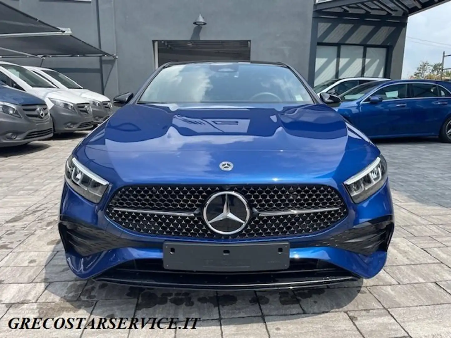 Mercedes-Benz A 180 AMG Line Advanced Plus Automatic TETTO APRIBILE Blu/Azzurro - 2