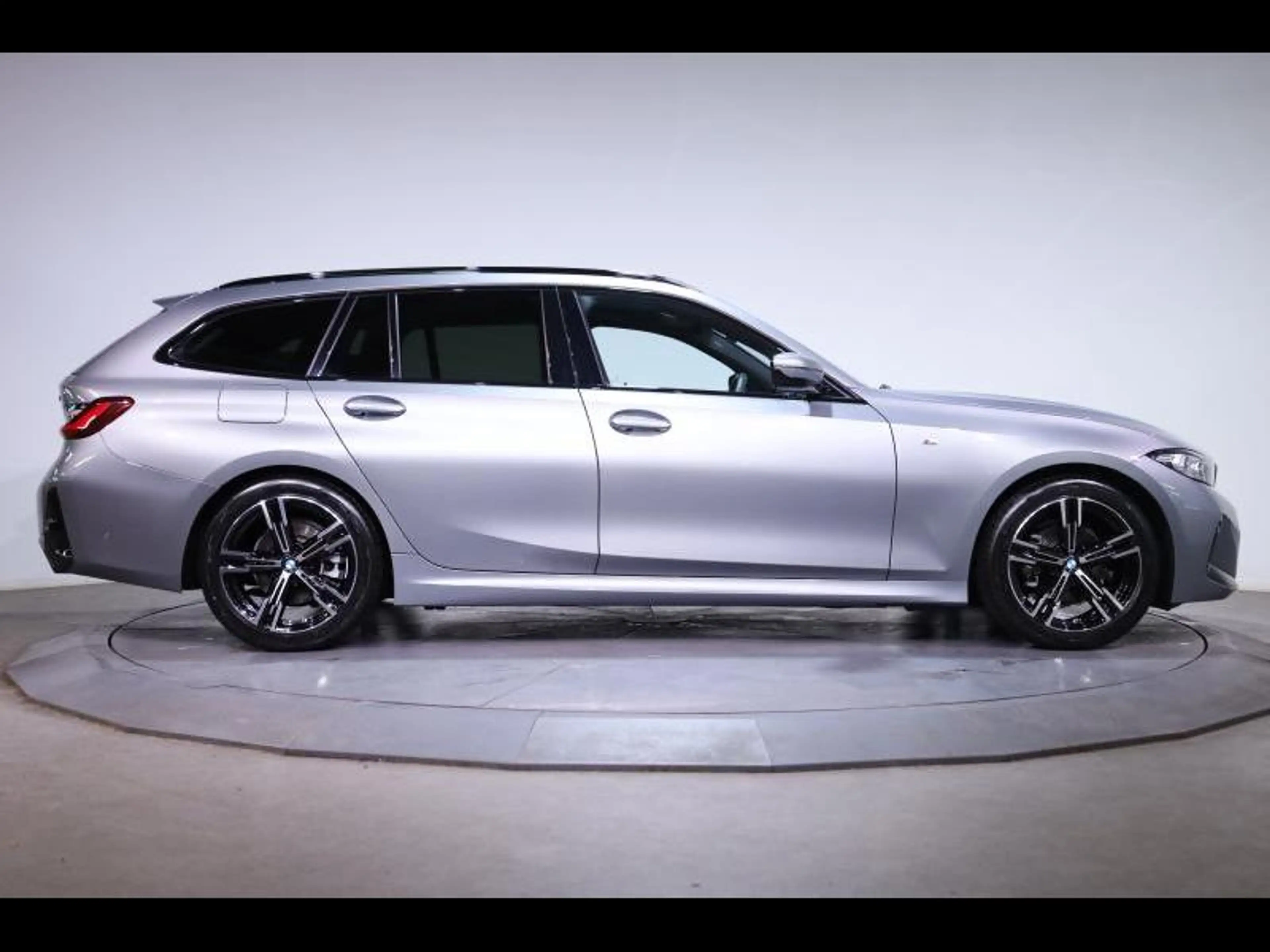 BMW 318 i Touring Kit M Sport — photo 3