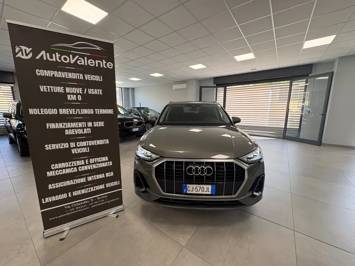 Audi Q3 35 TFSI S tronic S line edition Grau - 2