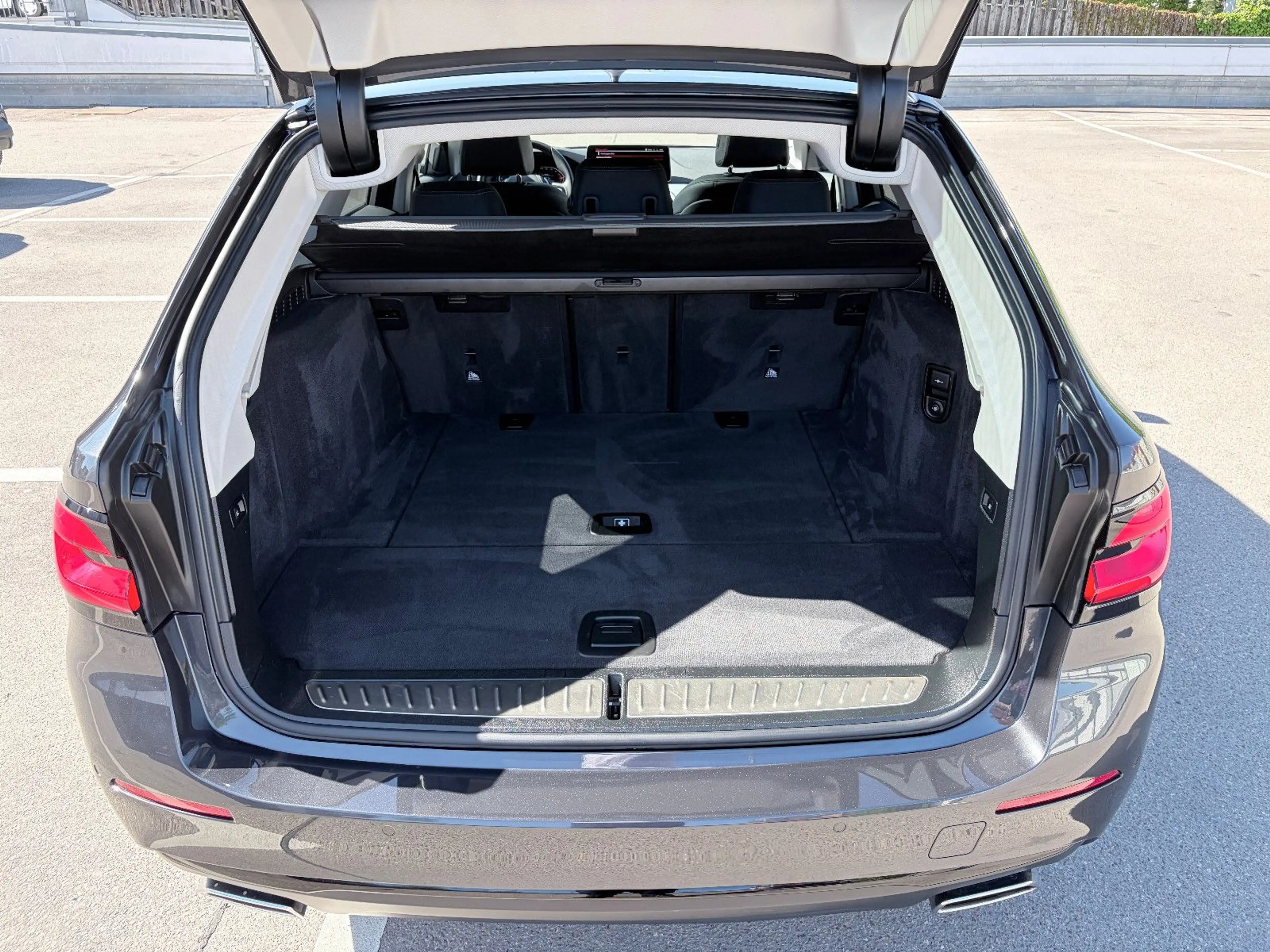 BMW 530 d xDrive PANO/MATRIX/AHK/HUD/STOP&GO/KAMERA — photo 14