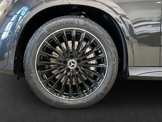 Mercedes-Benz 220 view 7