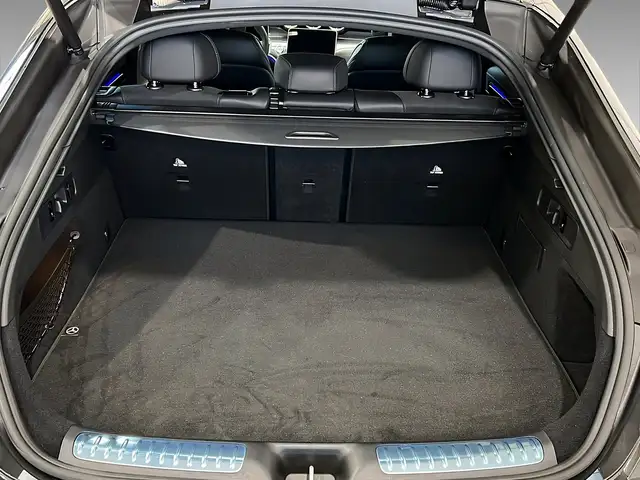 Mercedes-Benz 220 view 6