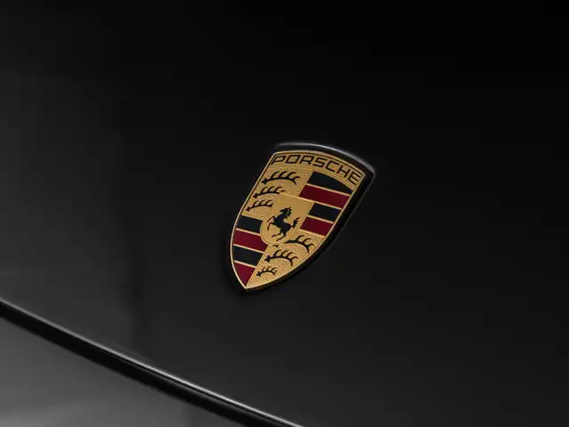 Porsche Cayenne view 10