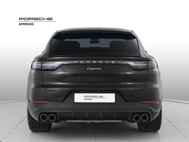 Porsche Cayenne view 4