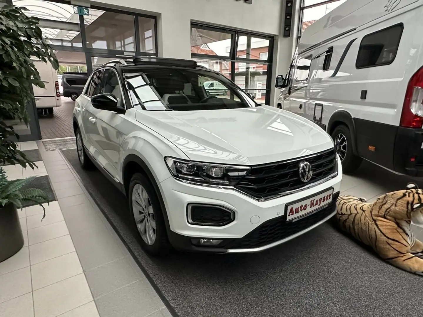 Volkswagen T-Roc 2,0 TSi DSG 4-Motion R-Line +Panorama+LED+Navi+ Weiß - 2