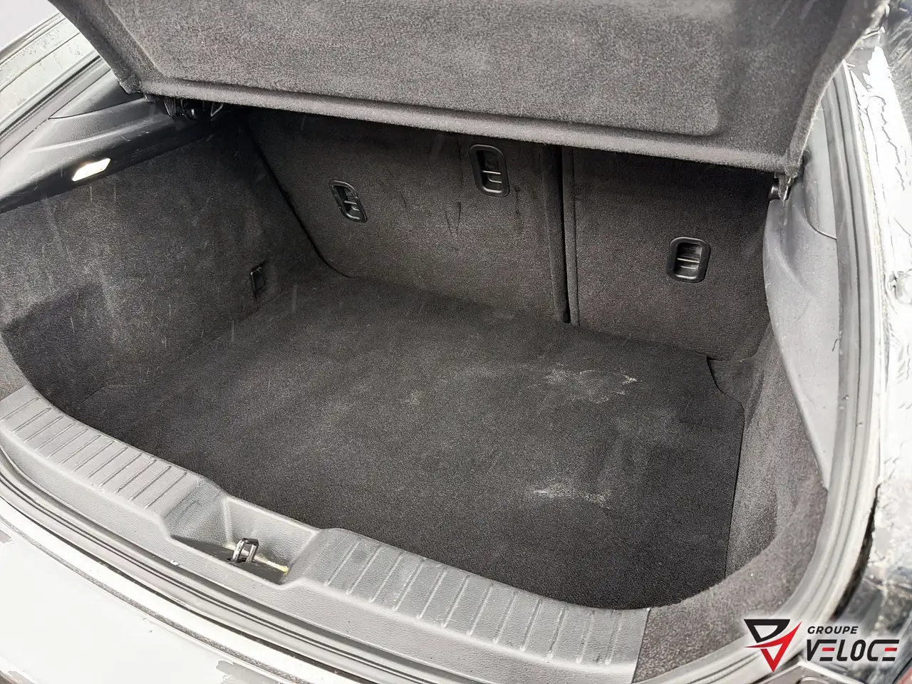 Mazda 3 снимка Mazda 3