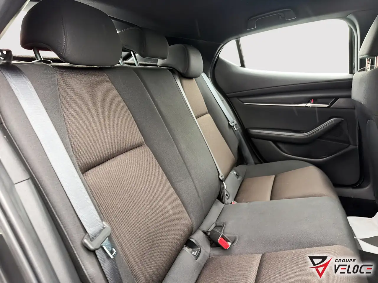 Mazda 3 снимка Mazda 3