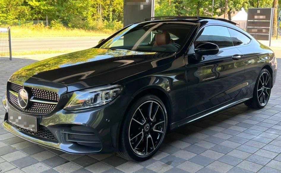 Second hand Mercedes Benz C-Class 300