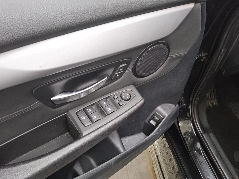 BMW 218 Active Tourer Advantage Leder Navi LED AHK — photo 9