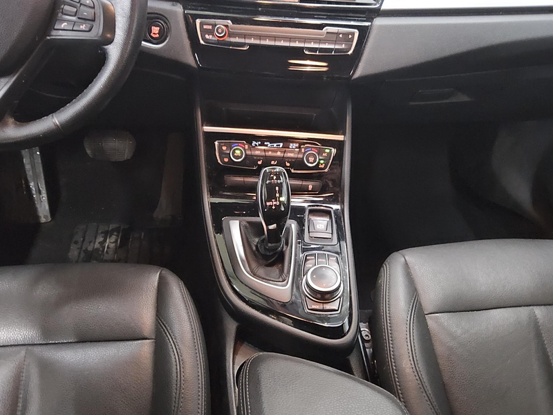 BMW 218 Active Tourer Advantage Leder Navi LED AHK — photo 6